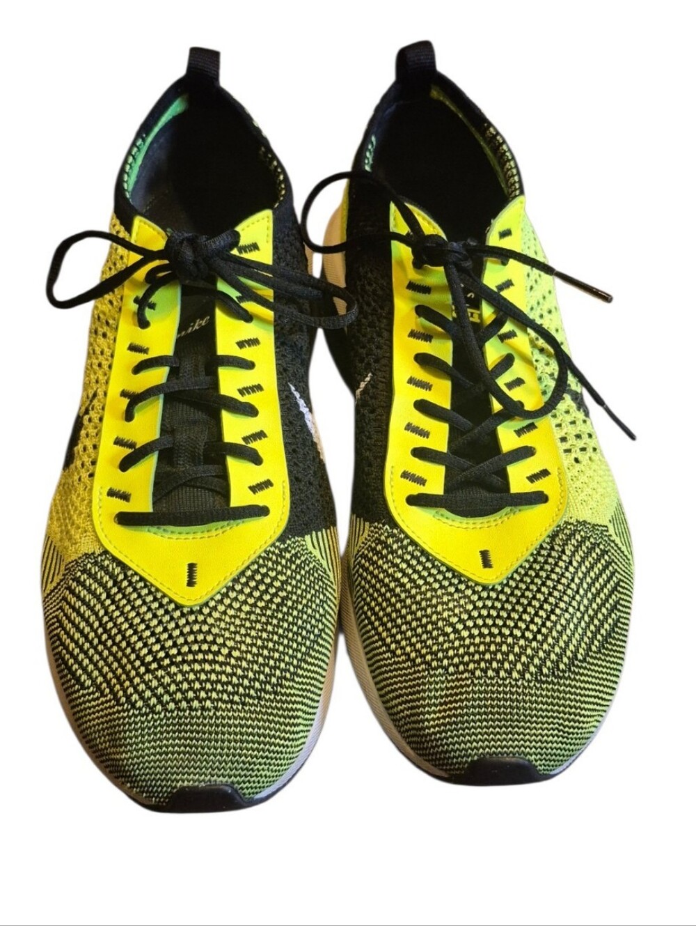 Nike Air Max Flyknit Racer "Volt" sneakers. Mens Sz 9